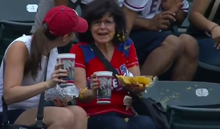Illustration for article titled Prince Fielder Foul Ball Leaves Woman Covered In Nacho Cheese